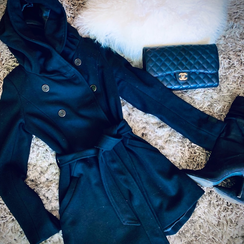 🖤 Fitted Wool coat with large hood 🖤